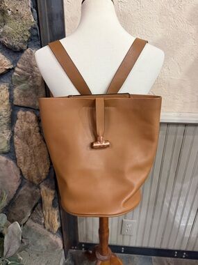 Minimalist Tan Leather Backpack with Rose-Gold Accent